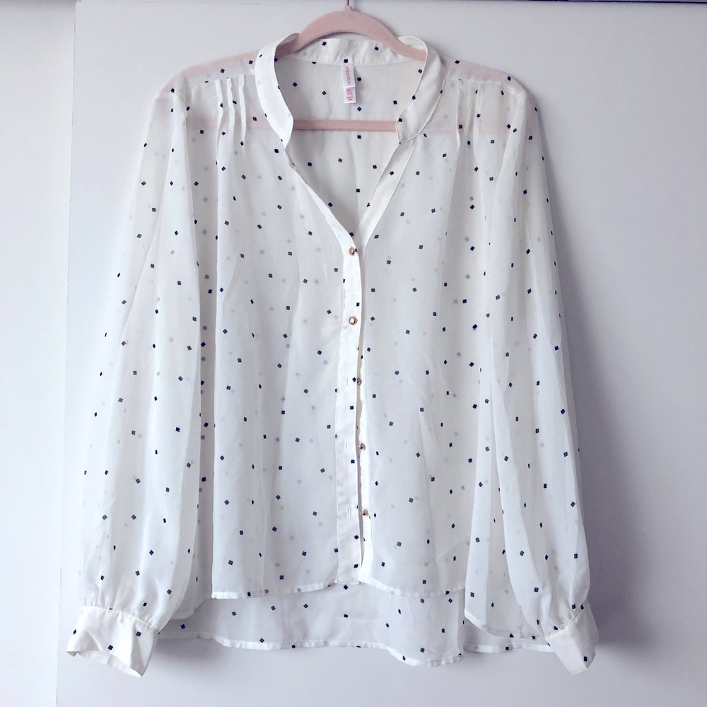 Xhilaration Women’s  blouse/top. white and black polka-dot. Size XXL